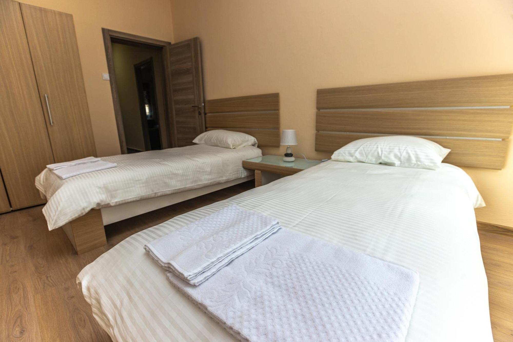 Apartmani Bulevar سيتينيي المظهر الخارجي الصورة