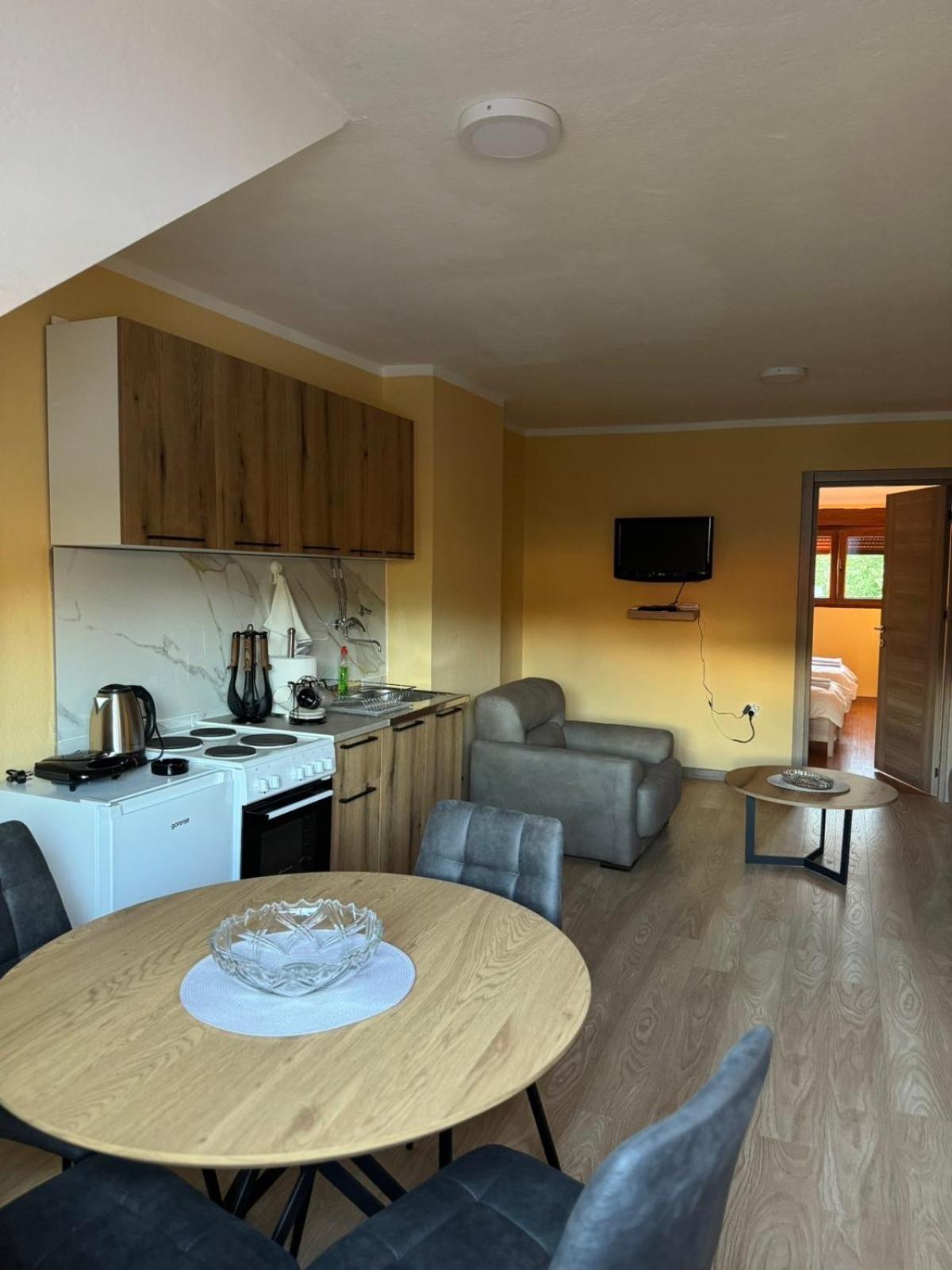 Apartmani Bulevar سيتينيي المظهر الخارجي الصورة